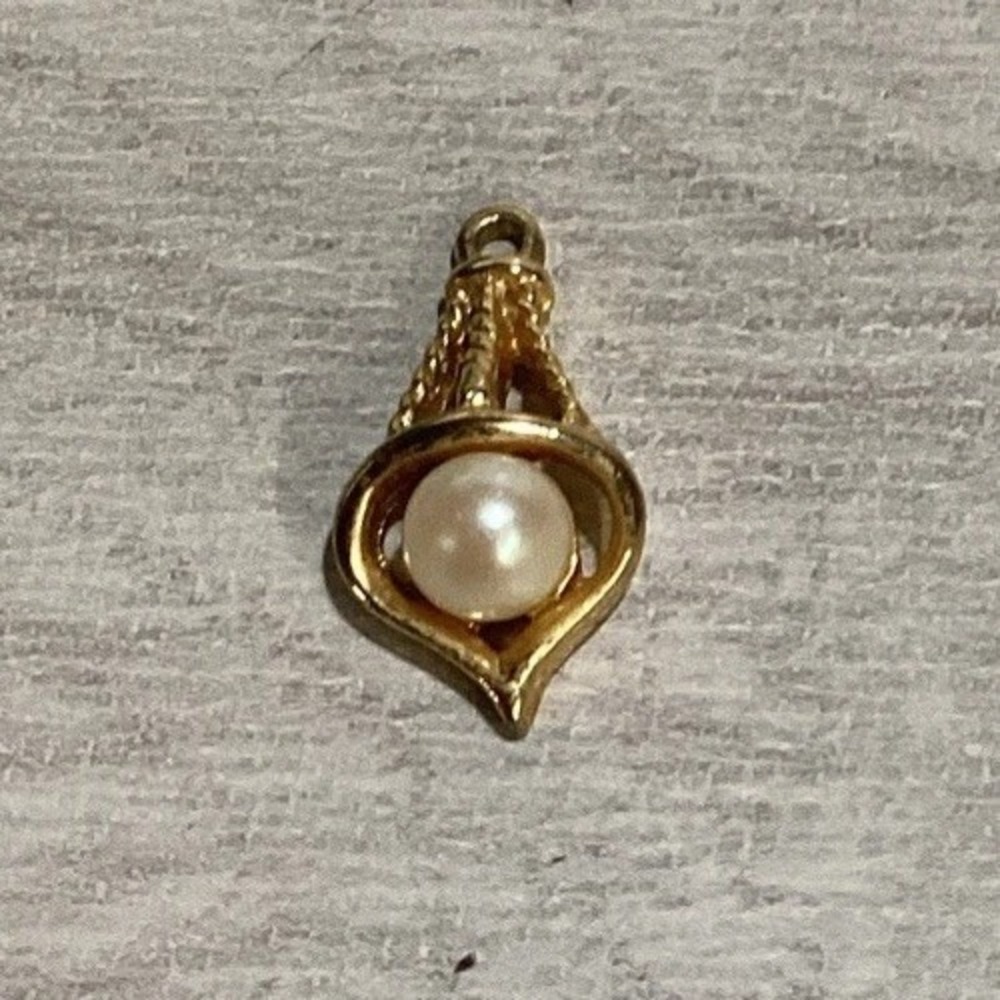 Goldtone‎ Pendant w/ Faux Pearl Stone Teardrop Textured Vintage
